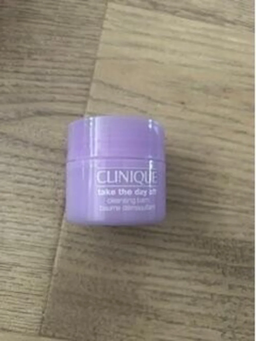 Clinique repair sized features